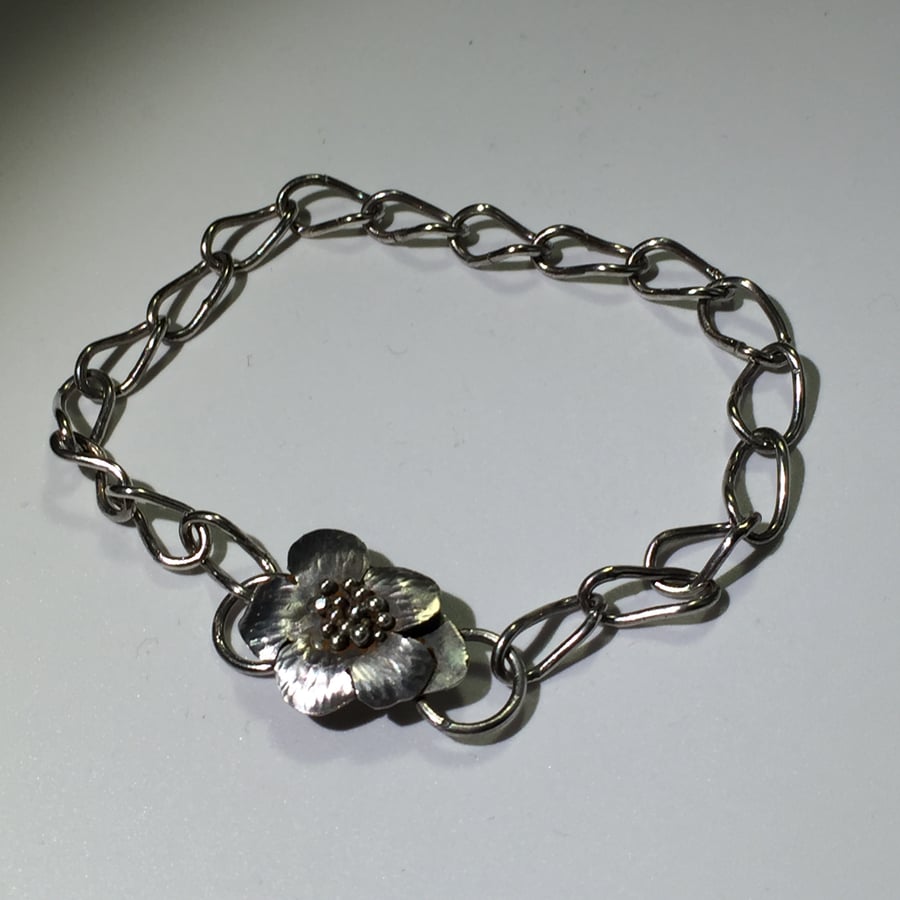 Silver flower chain bracelet