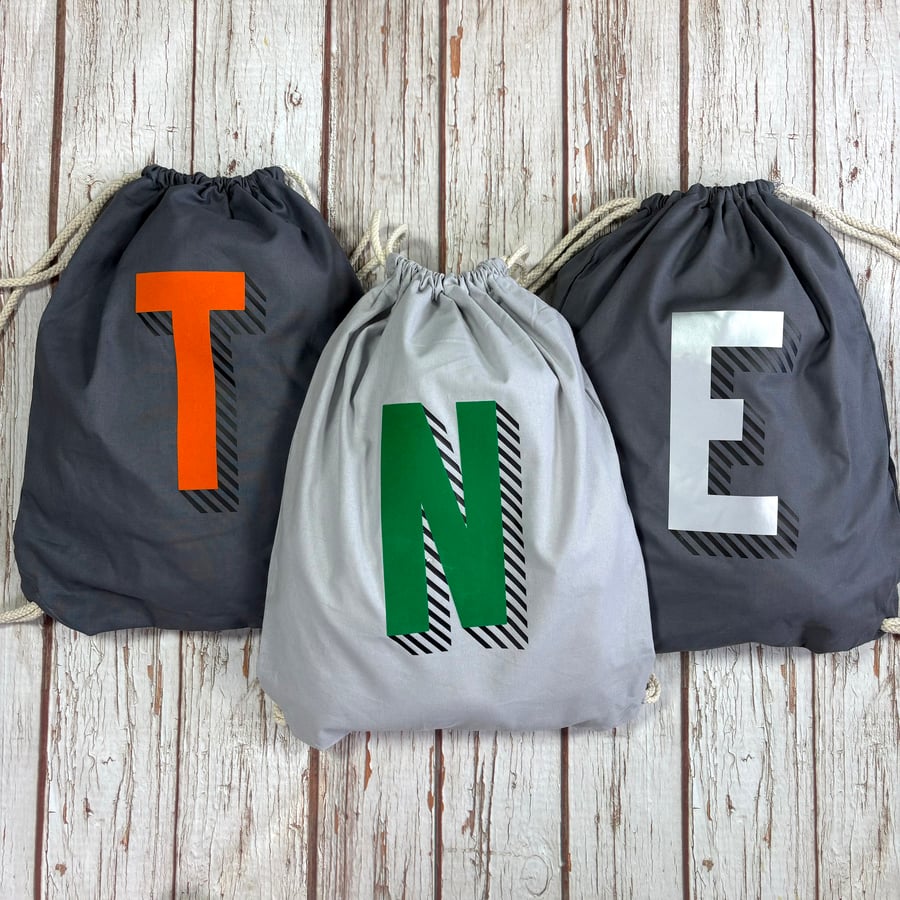 Personalised Drawstring Letter gym-sac Alphabet Initial. Choose your Initial Bag