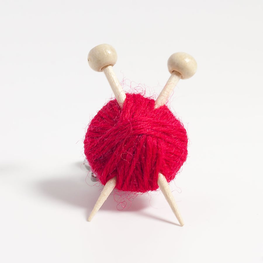 Red Wool Knitter's Brooch - Ball of Yarn and Knitting Needles