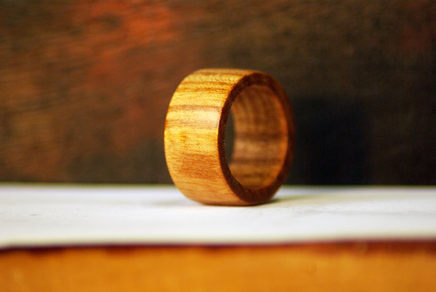 Solid exotic wood ring: Elm