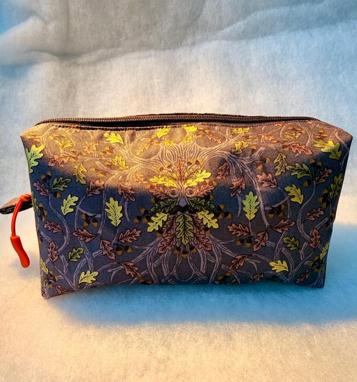 Oak leaves Green man - Medium boxy zipper pouch