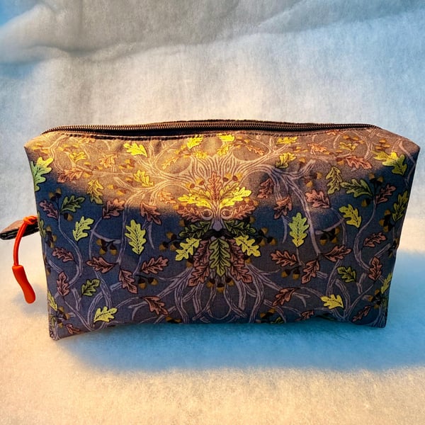 Oak leaves Green man - Medium boxy zipper pouch