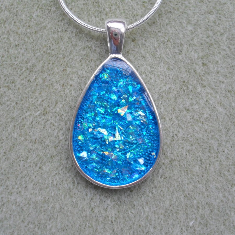 Blue Glitter Drop Pendant With Blue Resin RE020