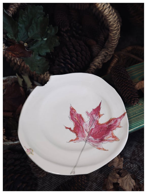 The Red Leaf Large Plate - Autumn Series