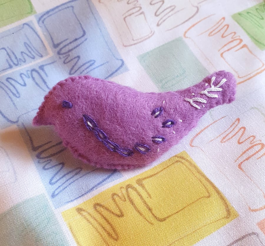 Little bird brooch - lilac embroidered long tailed tit