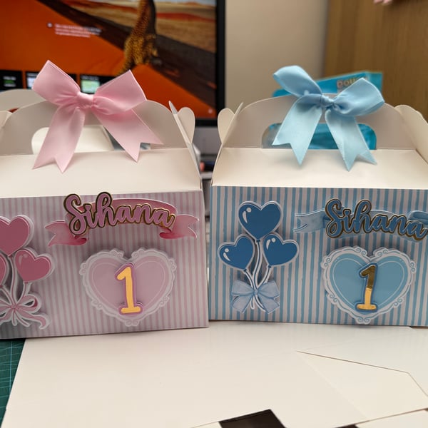 6 Personalised boys and girls ribbon and hearts party boxes, party bags 