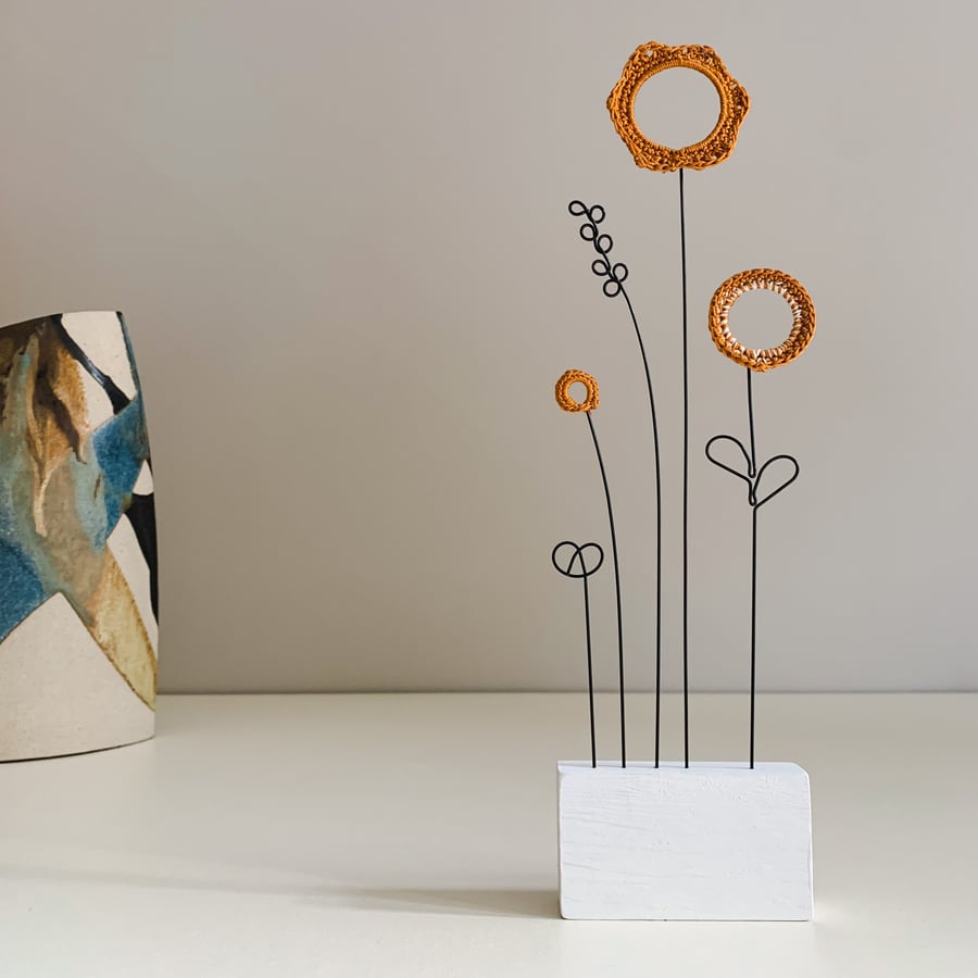 Letterbox Wire & Crochet Flowers - Rust