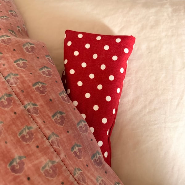 Lavender and hop sleep-aid bag - White dots on red