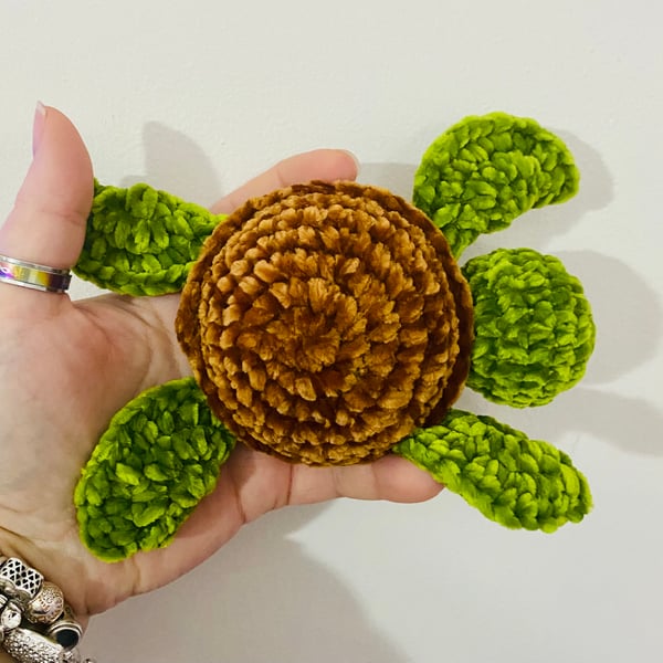 Crochet turtle amigurumi green and brown, velvet yarn