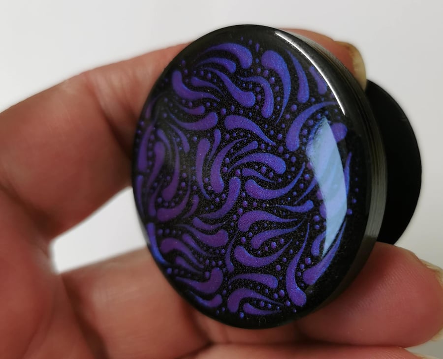 Hand painted phone grip iridescent purple 