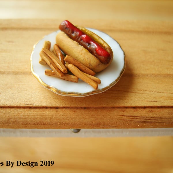 1:12 Scale Hot Dog and Chips Miniature for Dolls House
