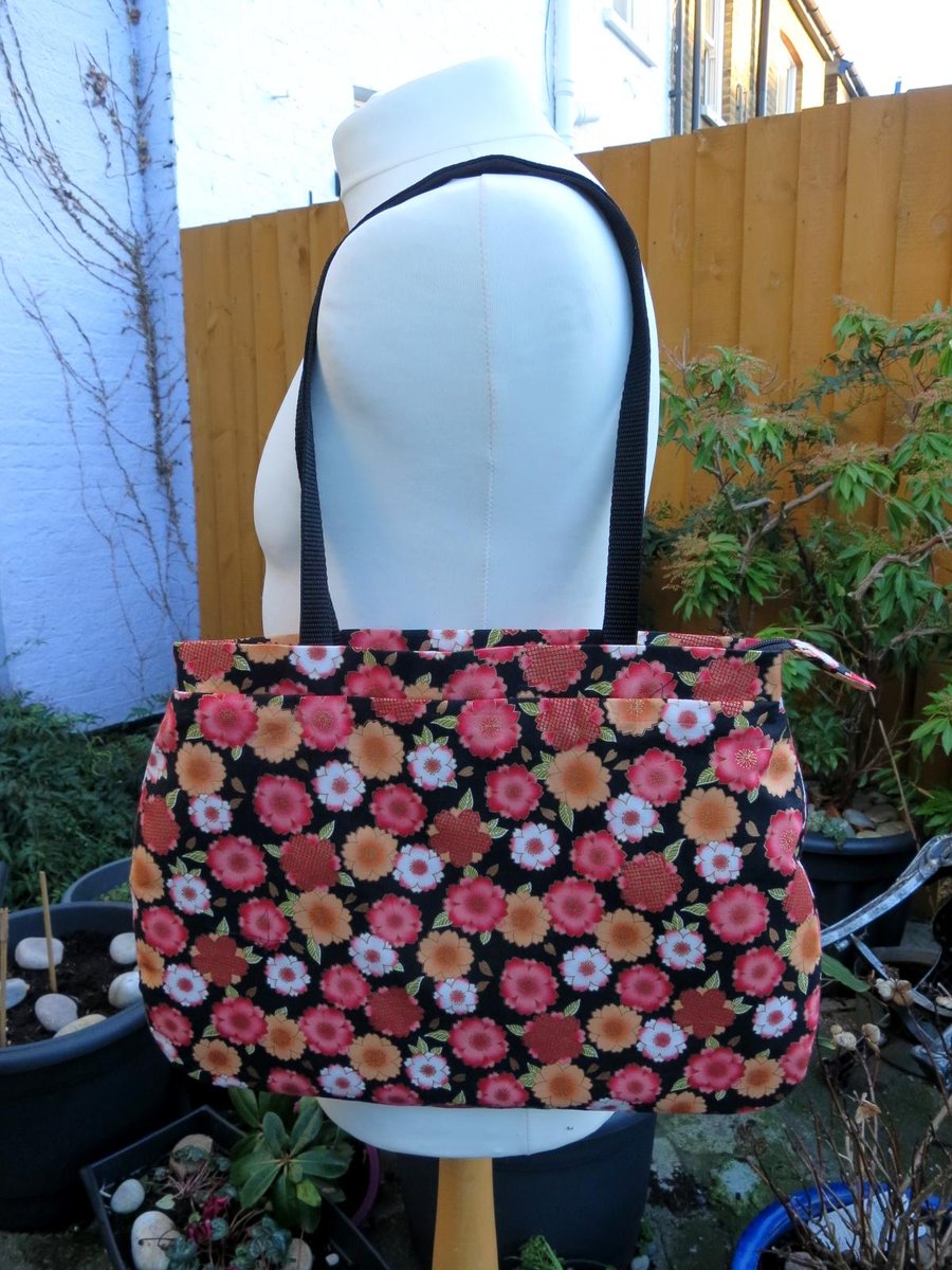  floral shoulder bag zip top flower print with gold detail