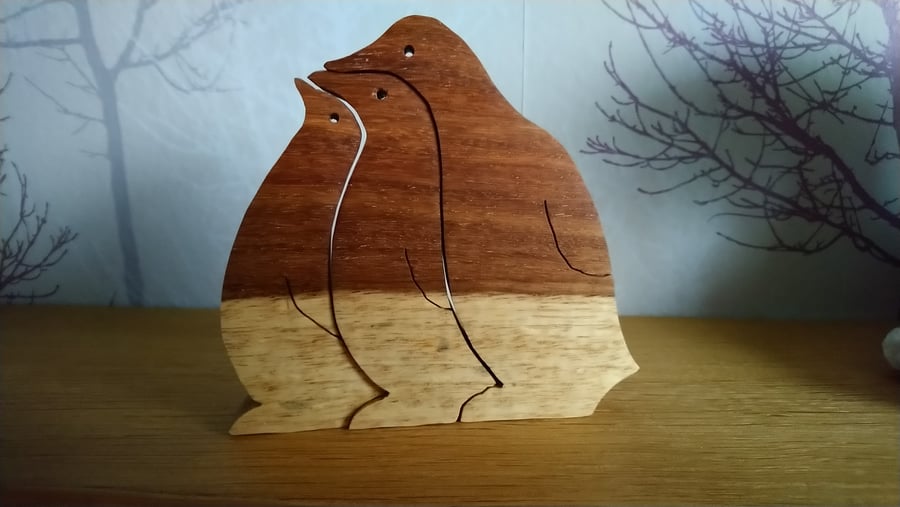3 Penguins Ornament in bicolour wood