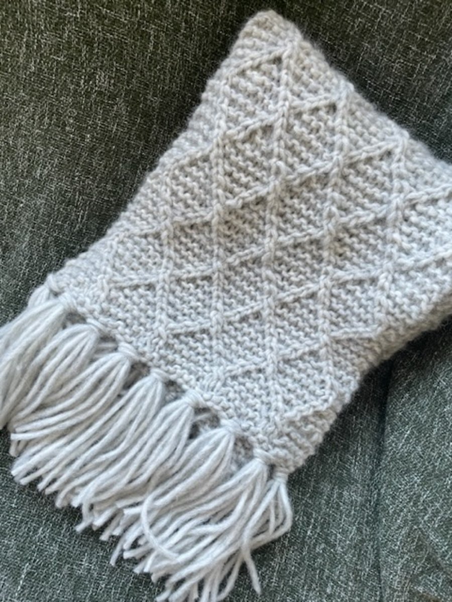 Long grey patterned wool scarf tassels 