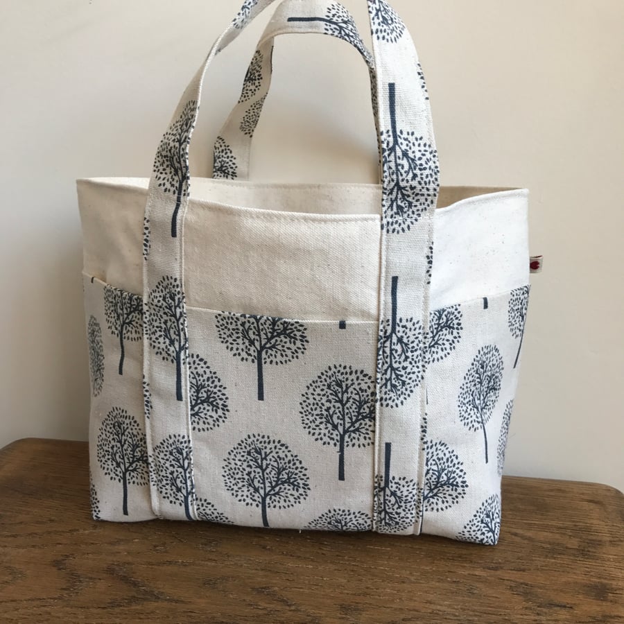 Bag with pockets