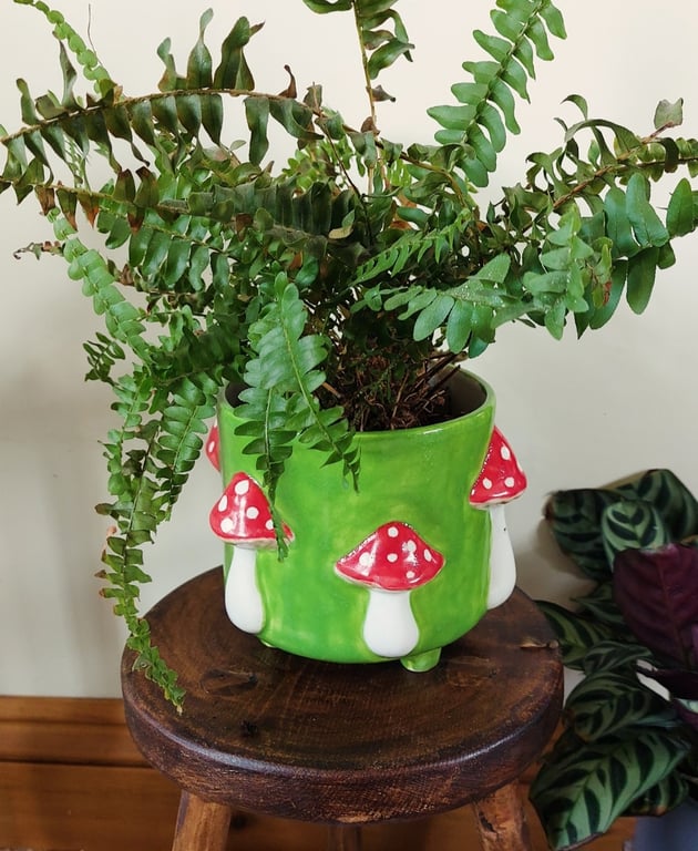Ceramic 3 footed plant pot, toadstool design, medium size folksy plant pot