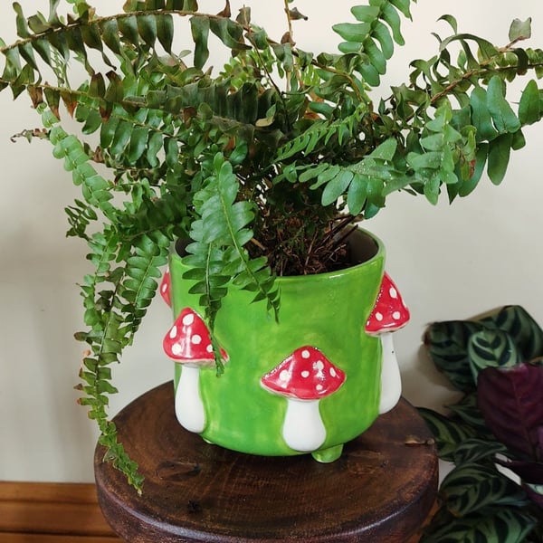 Ceramic 3 footed plant pot, toadstool design, medium size folksy plant pot