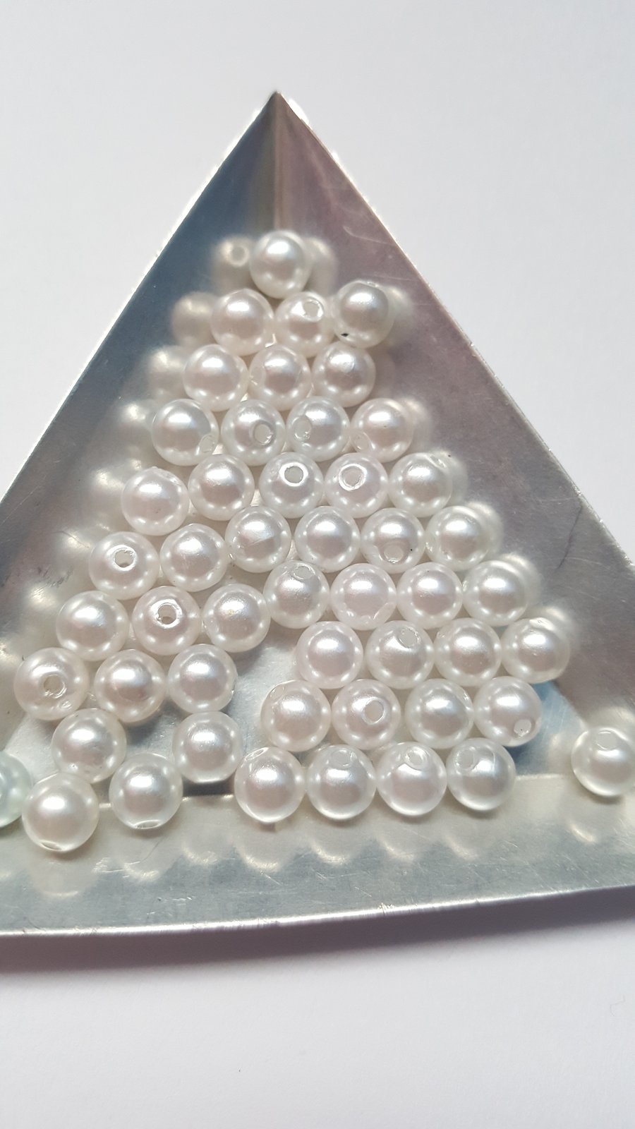 50 x Acrylic Pearl Beads - Round - 6mm - White 