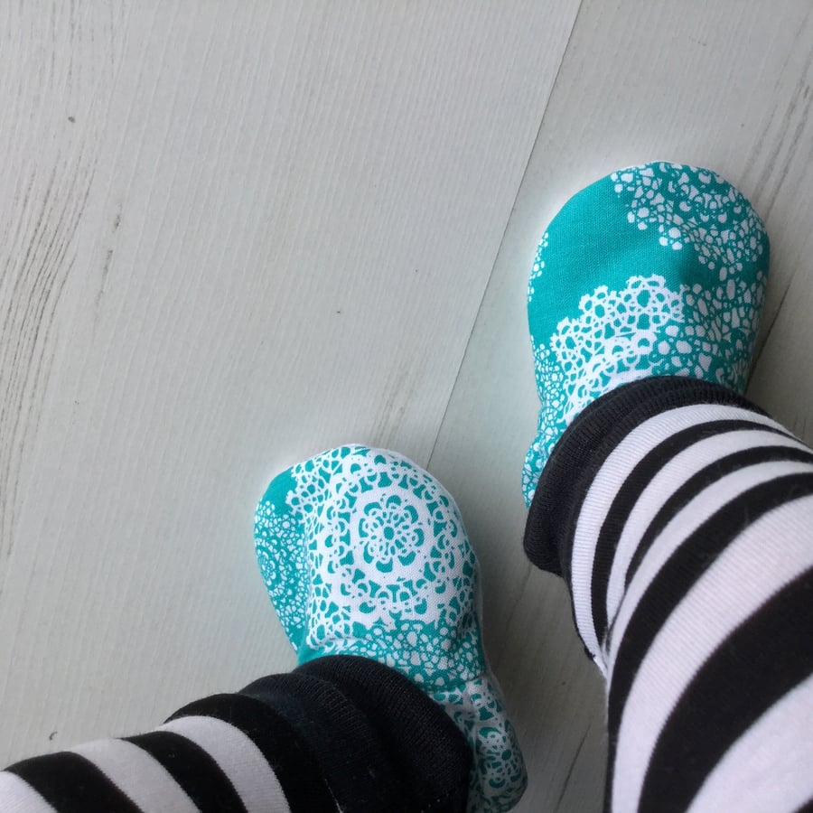 BELLAOSKI Handmade Turquoise & White Slippers Pram Shoes Baby GIFT Size 3-6m