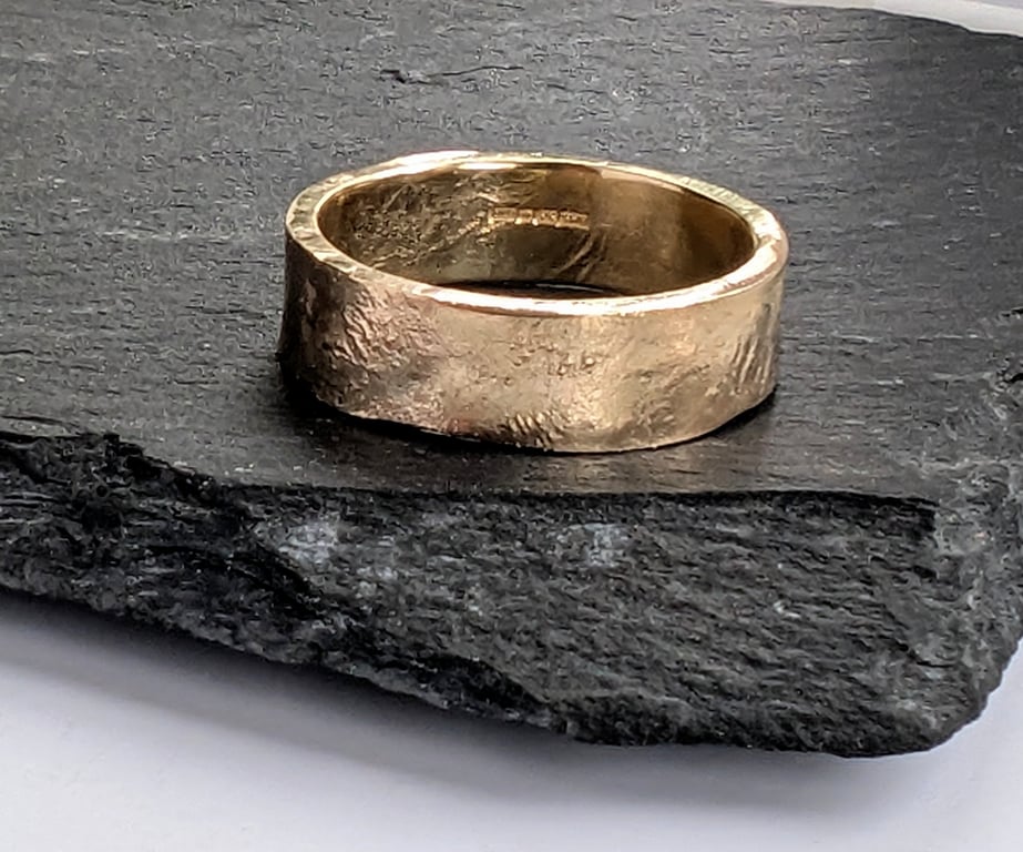 SOLID GOLD RING 9 Carat Gold Band