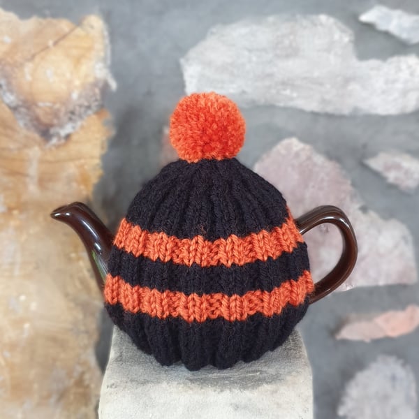 Small Tea Cosy for 2 Cup Tea Pot, Black & Orange, Hand Knitted, Wool Mix Yarn
