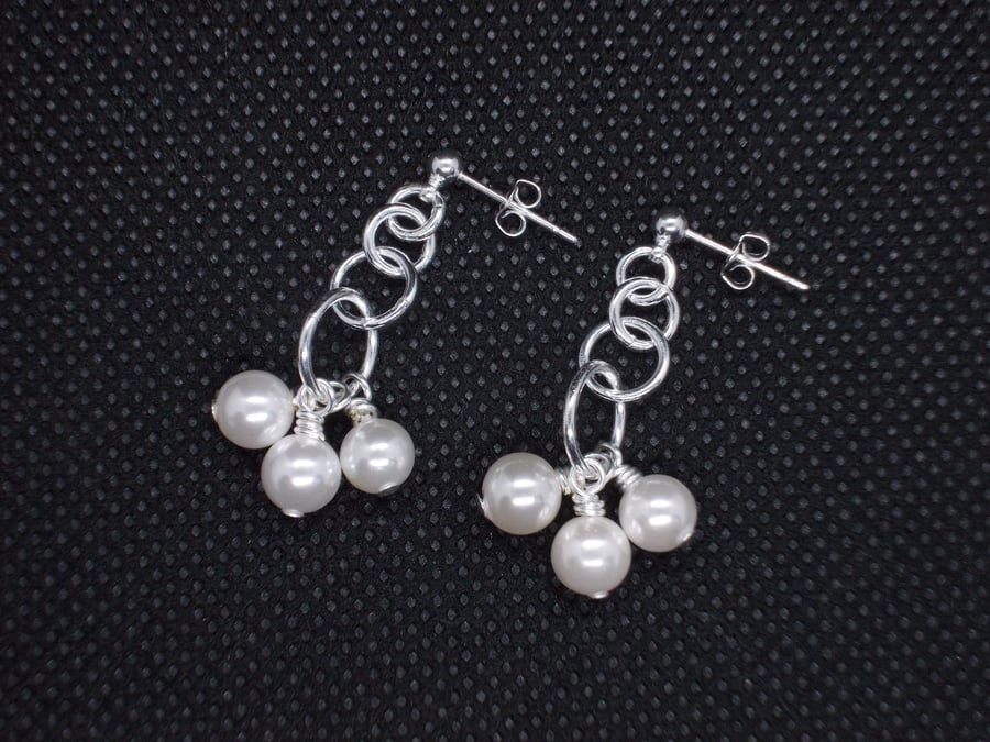 Ivory shell pearl earrings