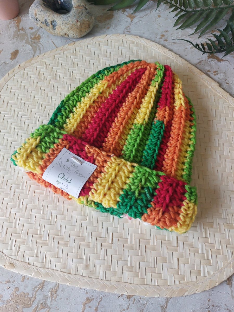 Crochet Hat Beanie Red & Green Age 1-3 Years