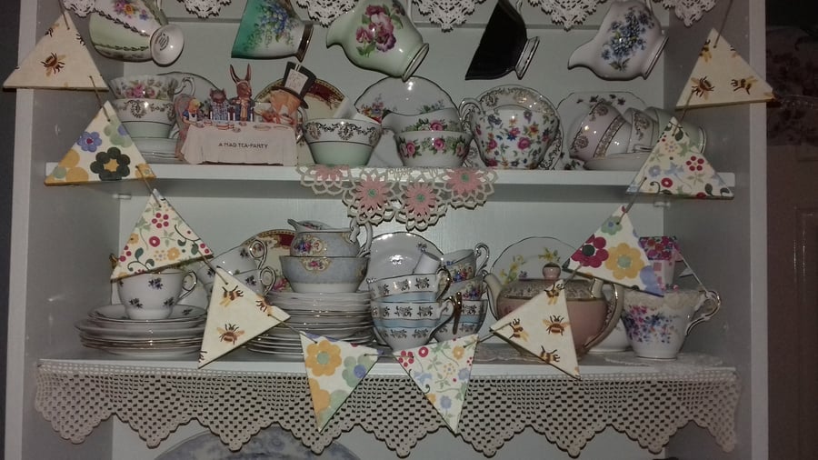 Wooden Bunting Made using Emma Bridgewater Designs Bumble Bee Garland Dresser Di