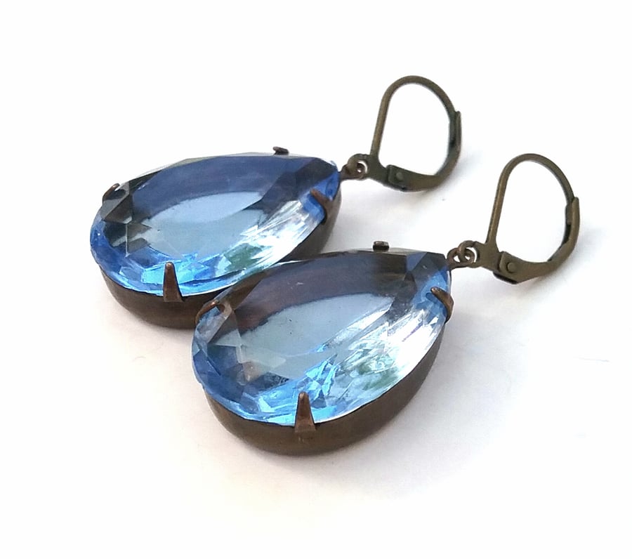 Vintage Blue Glass Earrings..... 