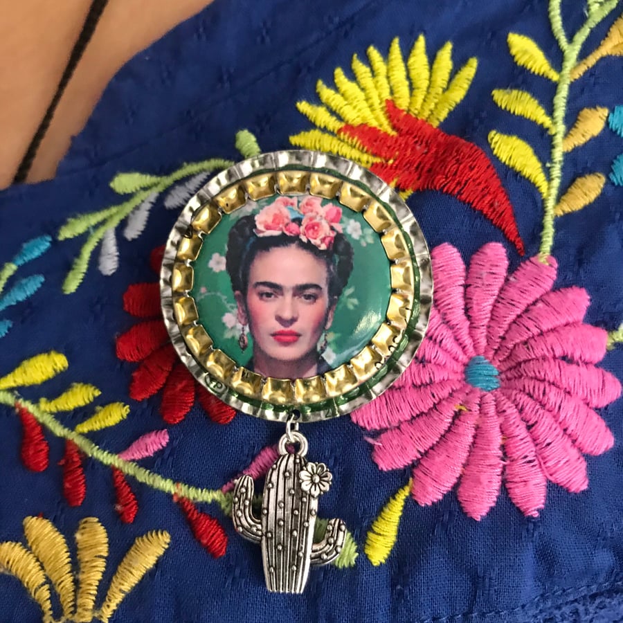 Frida cactus brooch