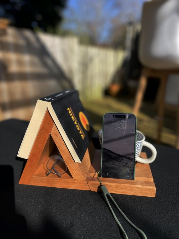 Magnetic Book Stand – Solid Cherry Reading Stand No.1