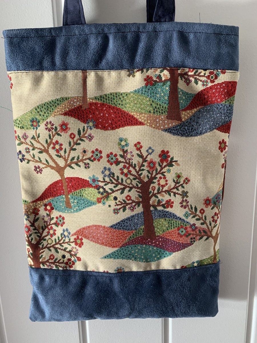 Tote Bg Faux suede ansd tapestry 