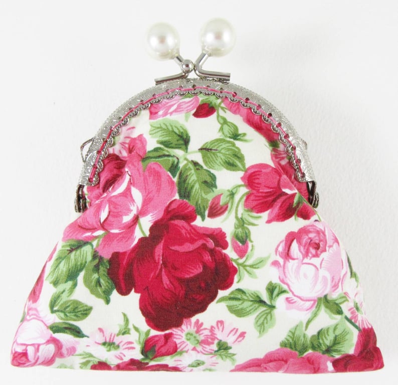 Retro Roses Clasp Purse