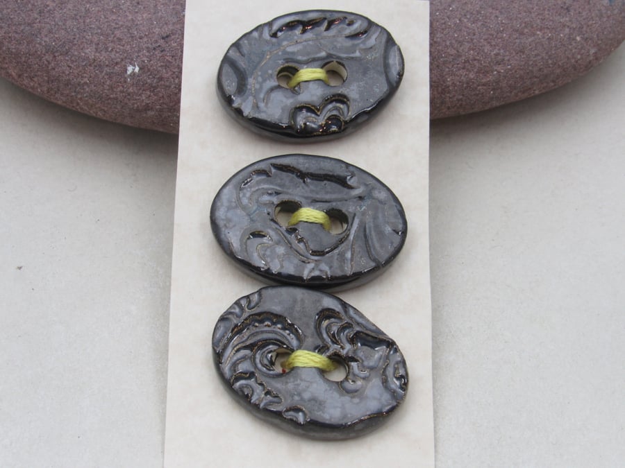 3 Medium Oval Black Ice Brocade Pattern Ceramic Buttons