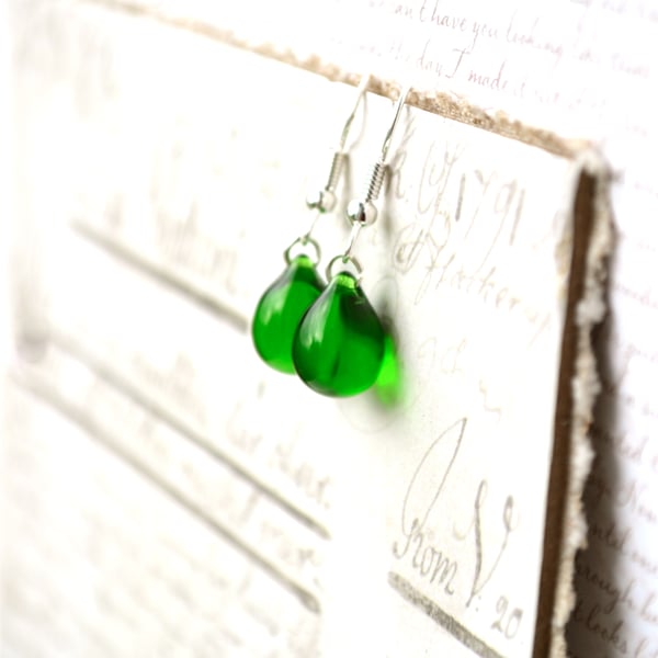 Green earrings, glass teardrop earrings, emerald green bead earrings