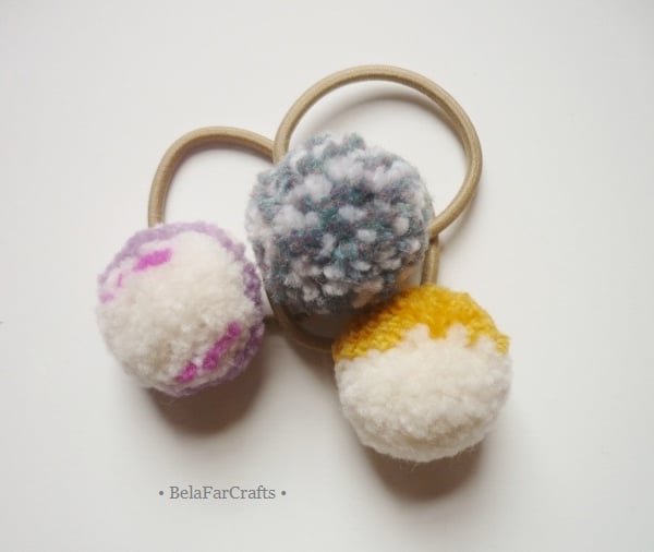 Pom pom hair bands (3) - Ponytail holders - Hair accessories - Party favours