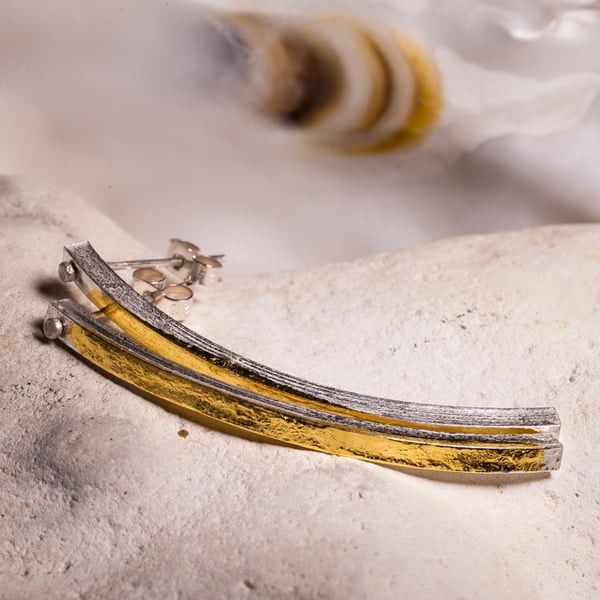 organic long arced eco-silver and 23.5c gold highlight bars 