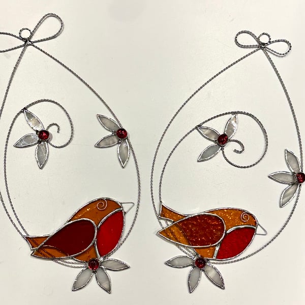 Stained Glass Robin Circle Suncatcher - Handmade Window Decoration
