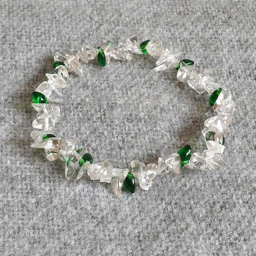 Clear Crystal Chip Children’s Elastic Bracelet with Green Glass Magatama Beads