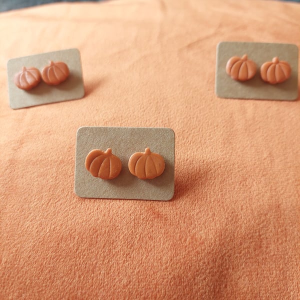 Peedie Pumpkin studs 