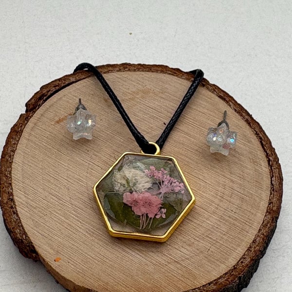 Real Dried Flower Resin Necklace Earrings Set, Botanical Gold Pendant, Nature
