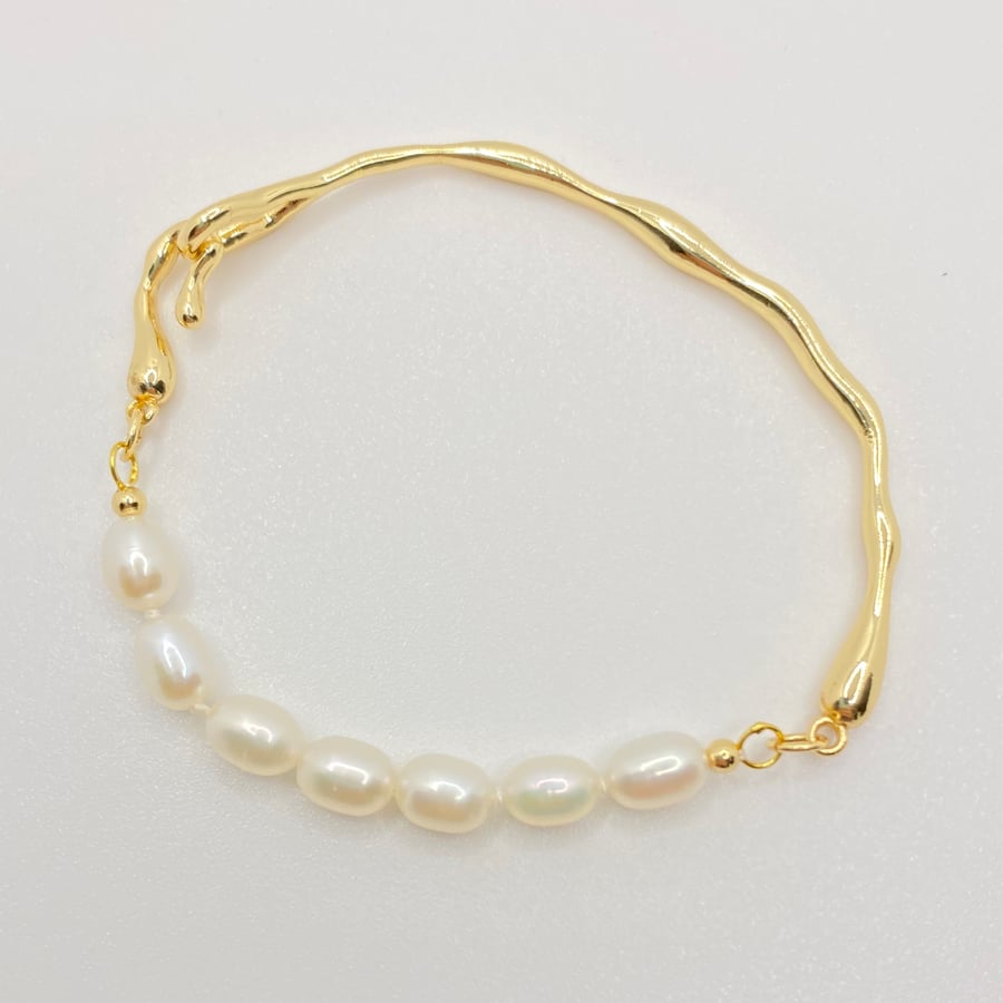 Freshwater Pearl and Gold Plated Bracelet