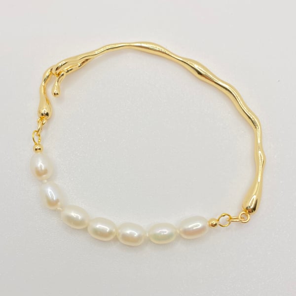 Freshwater Pearl and Gold Plated Bracelet