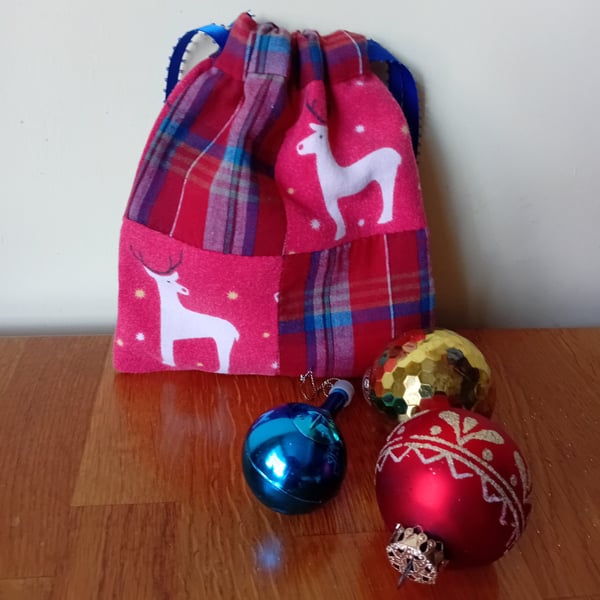 Christmas gift bag. Patchwork drawstring bag with reindeer. Choice of colours .