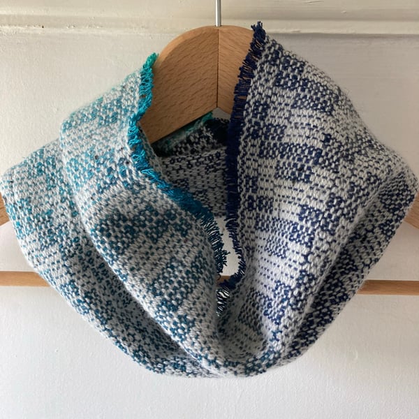 Steely Seas Lambswool and Cotton Handwoven Cowl