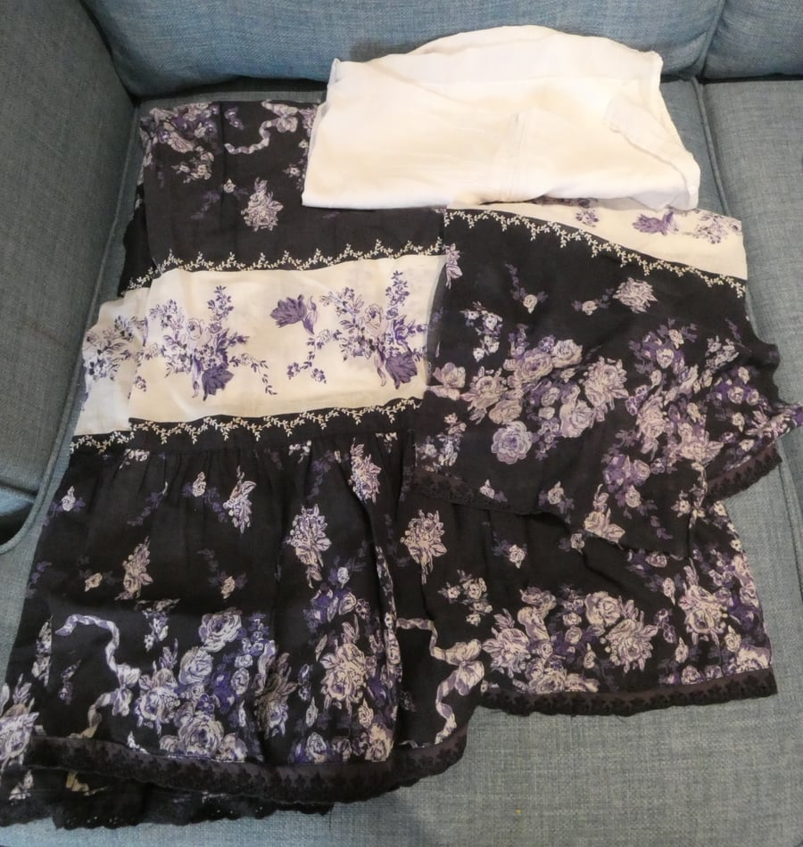  3 peices vintage cotton fabric remnants, floral design, blue & white