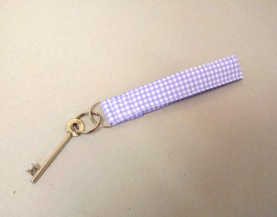 Wrist key ring in lilac with gingham checks pattern, handmade in cotton fabric