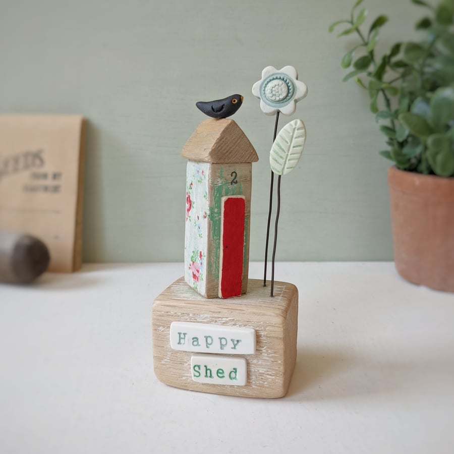 Little Garden Shed with Flower 'Happy Shed'