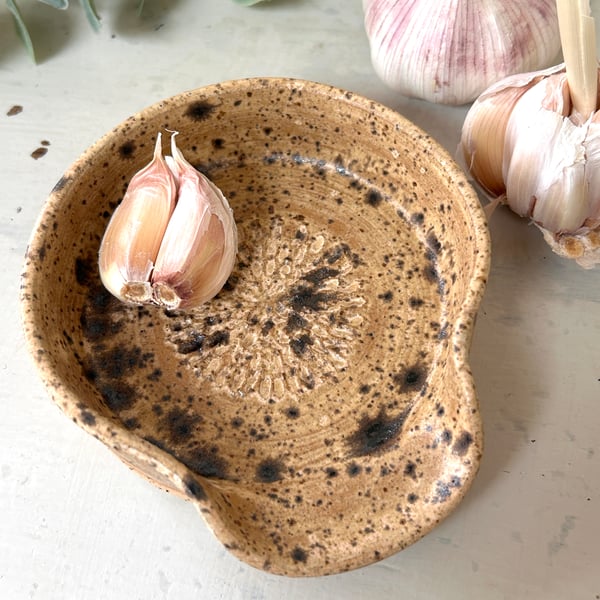 Spoon Rest and Garlic Plate 