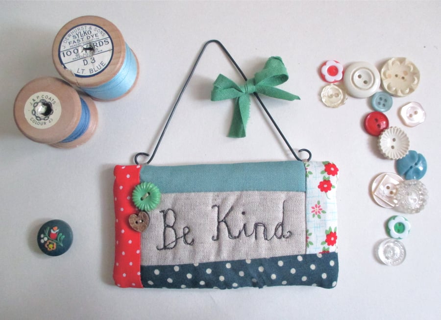 'Be Kind' Wall Hanging Quilted Quote
